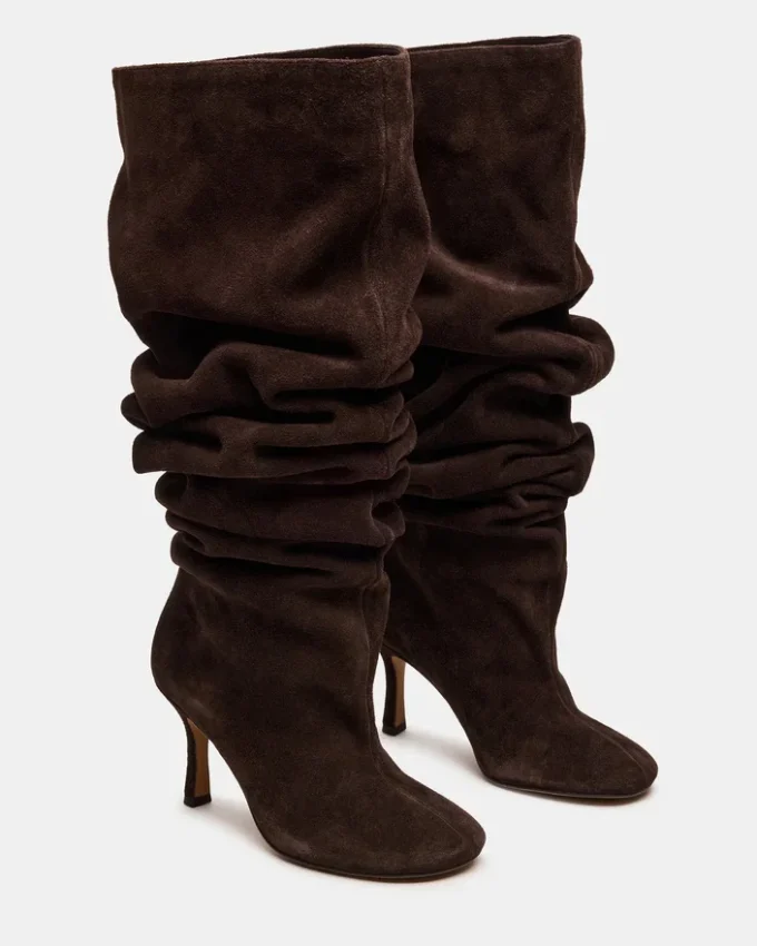 Allison i brunt mocka