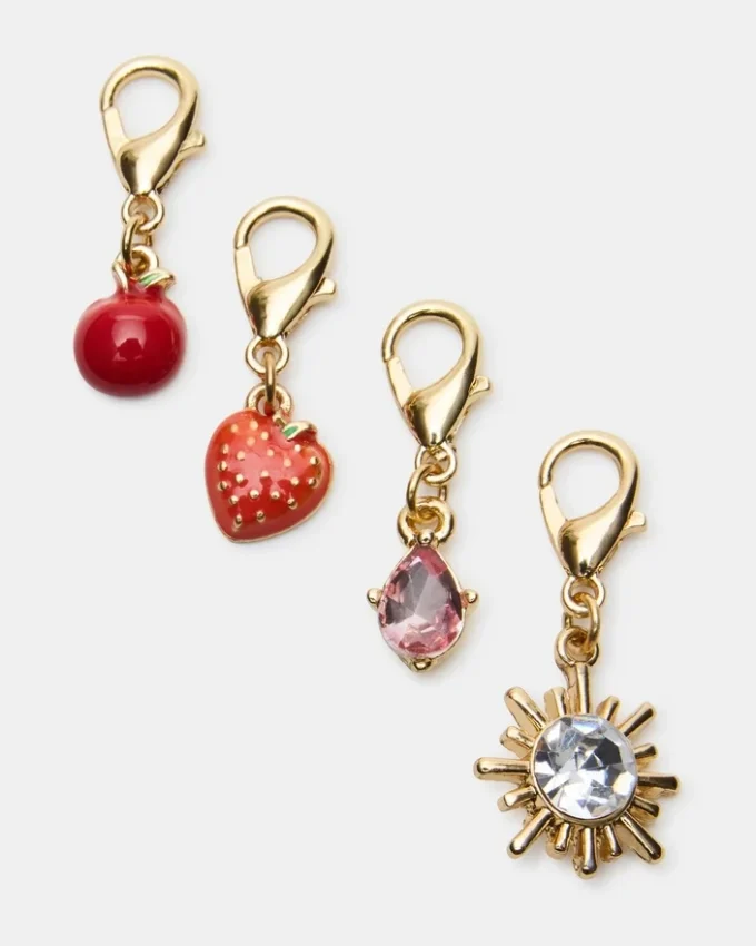 Ankelkedjeset med körsbärsberlocker