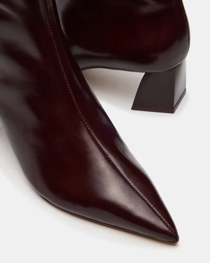 Ashli vinrött läder Ashli vinrött läder