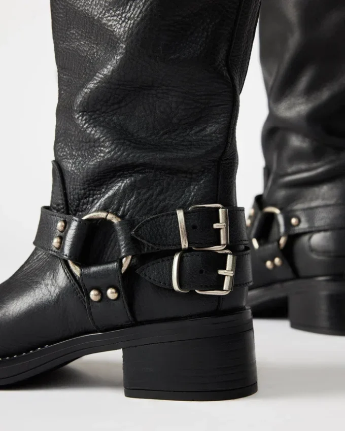 Astor svart läder Astor svart läder