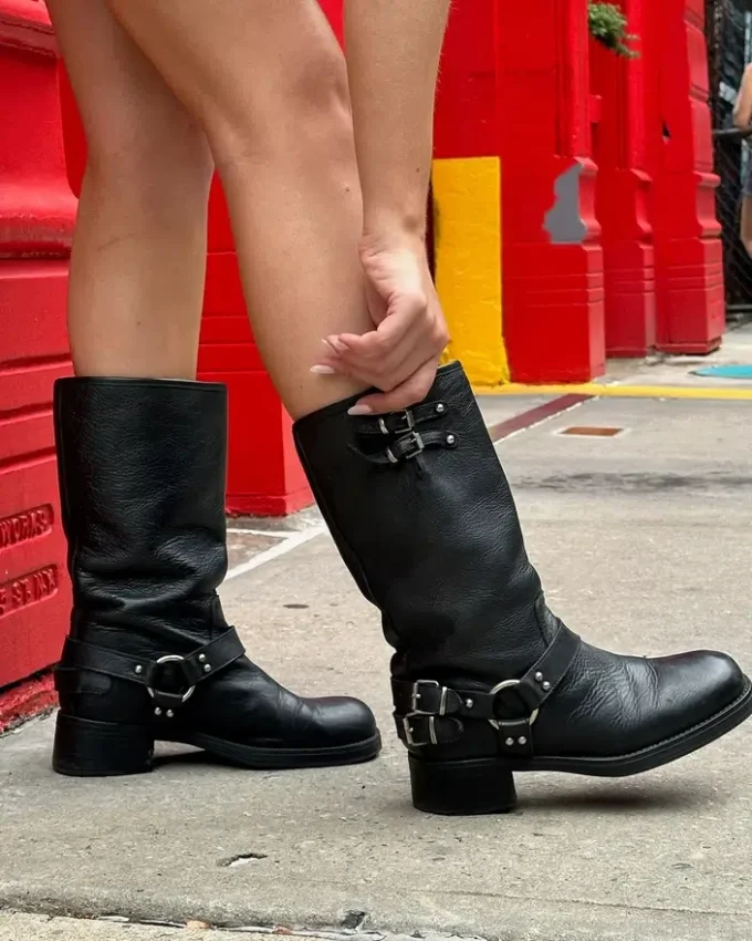 Astor svart läder Astor svart läder