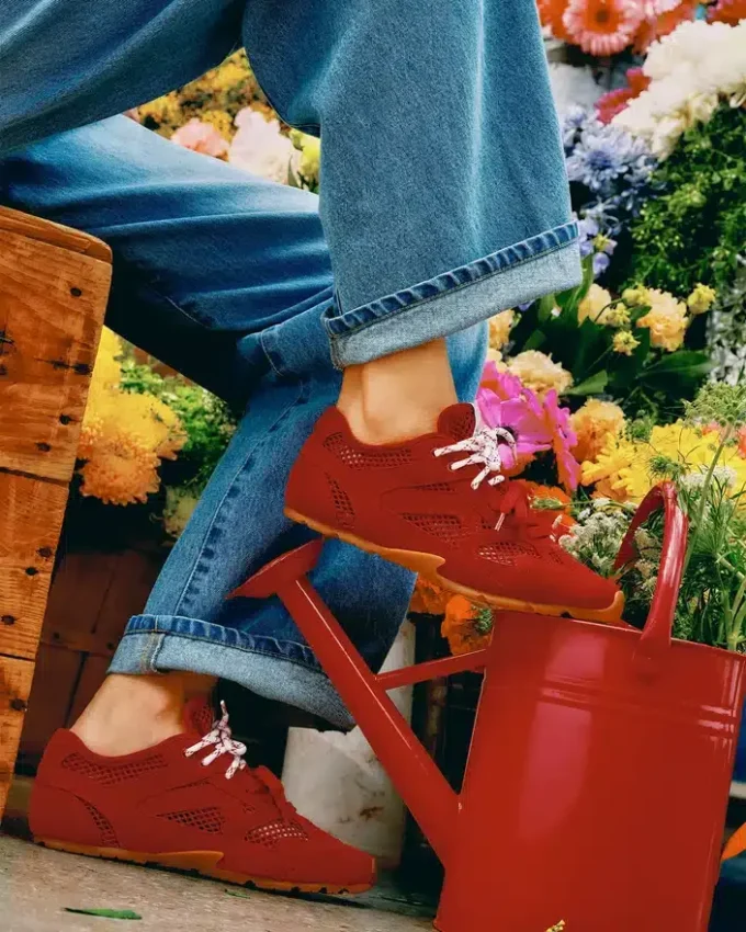 Aziel Red Mesh Aziel Red Mesh