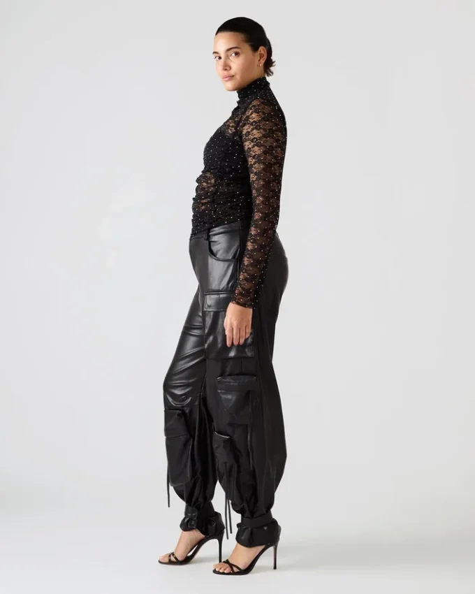 Baylee-top i svart Baylee-top i svart