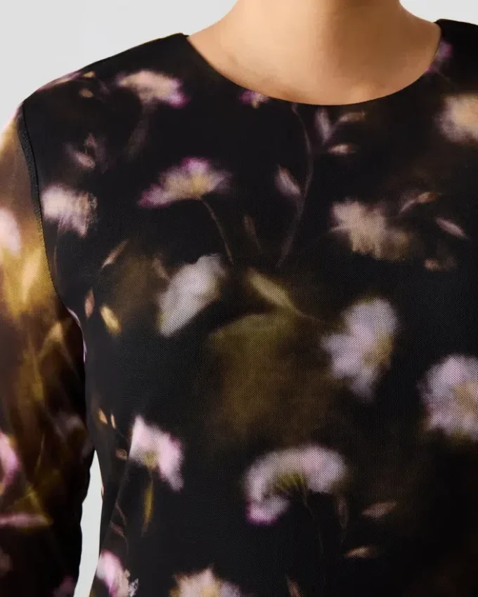 Bliss-klänning i svart med små blommor