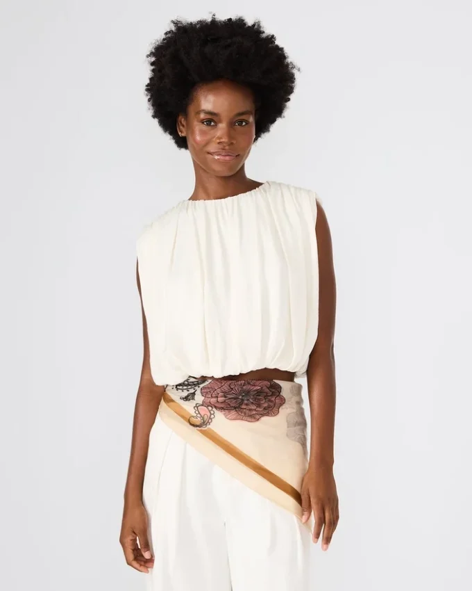 Boho-blommig fyrkantig sjal i elfenben Boho-blommig fyrkantig sjal i elfenben