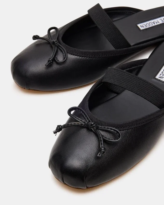 Cutesy svart läder Cutesy svart läder