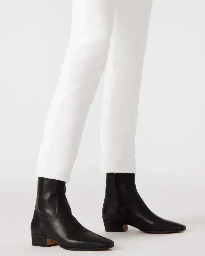 Dusty svart läder Dusty svart läder