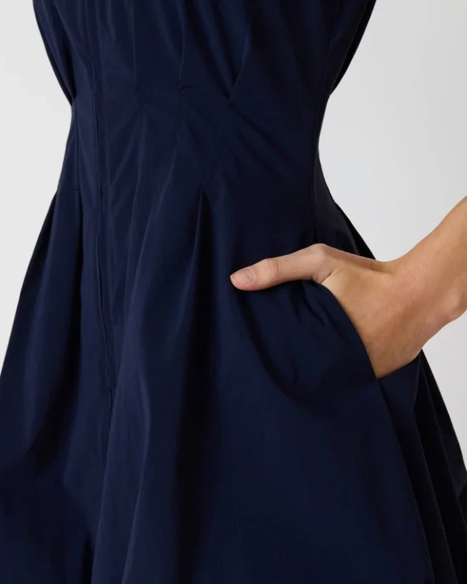Dyanne-klänning i marinblått Dyanne-klänning i marinblått