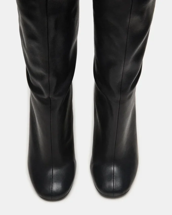 Förföriskt svart läder Förföriskt svart läder