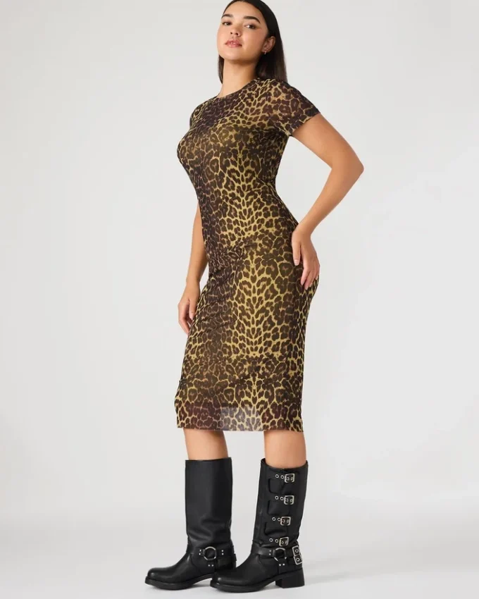 Hailee-klänning med korta ärmar och Hot Spots-tryck Hailee-klänning med korta ärmar och Hot Spots-tryck