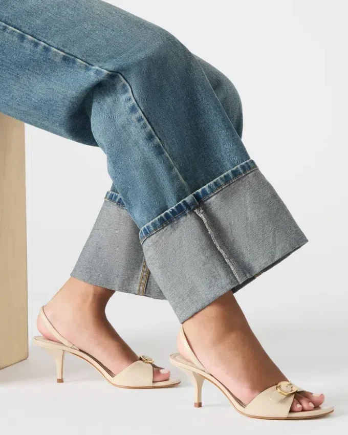 Henrietta benvitt läder