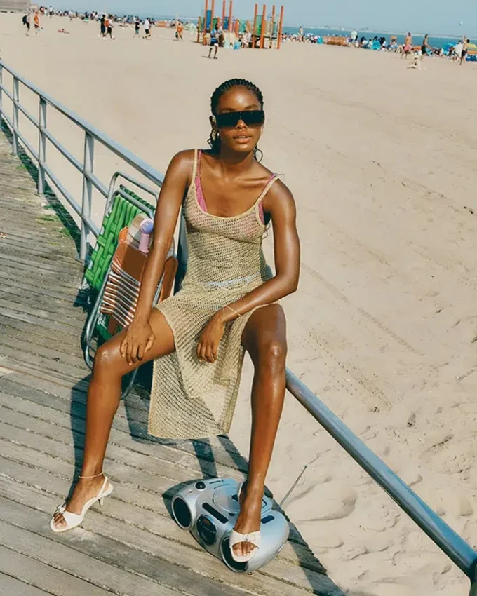 Henrietta benvitt läder