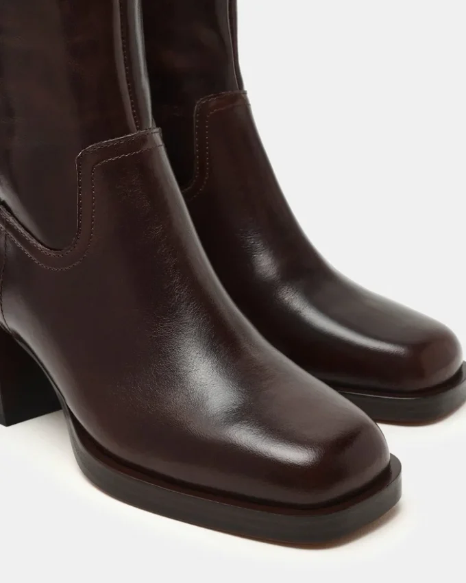 Latches brunt läder