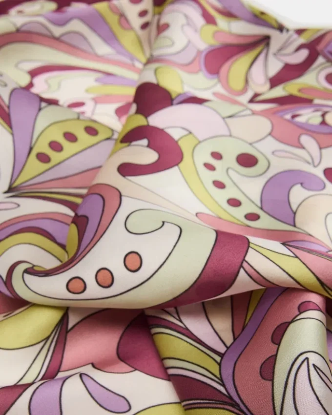 Lavendelfärgad mönstrad scarf