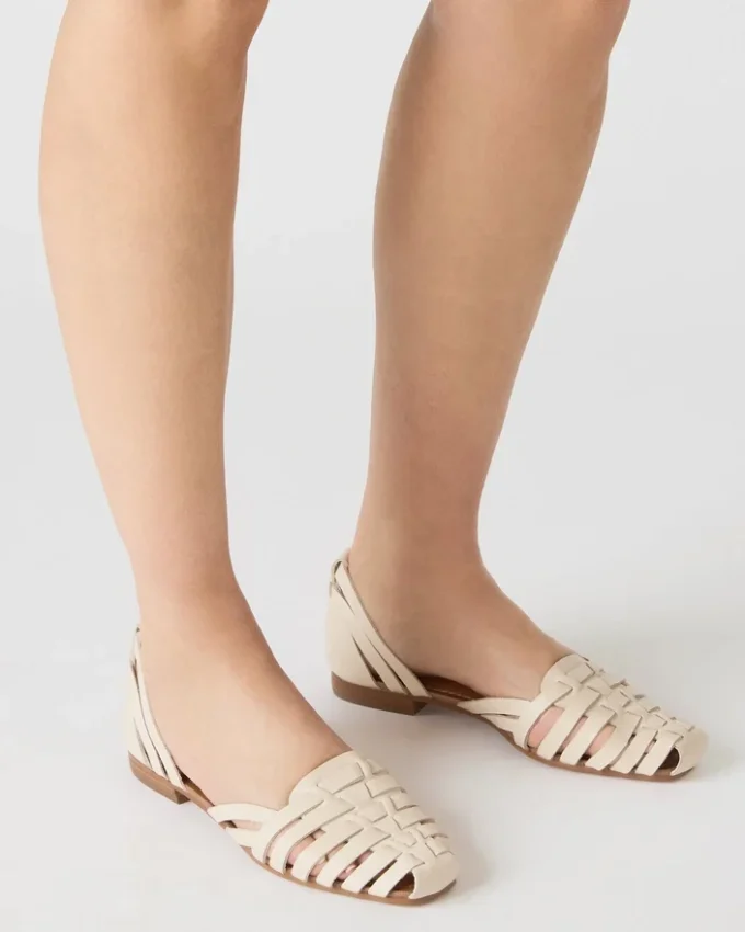 Medlin i vitt läder