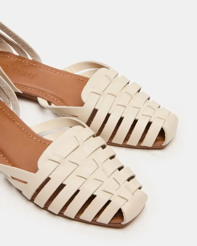 Medlin i vitt läder