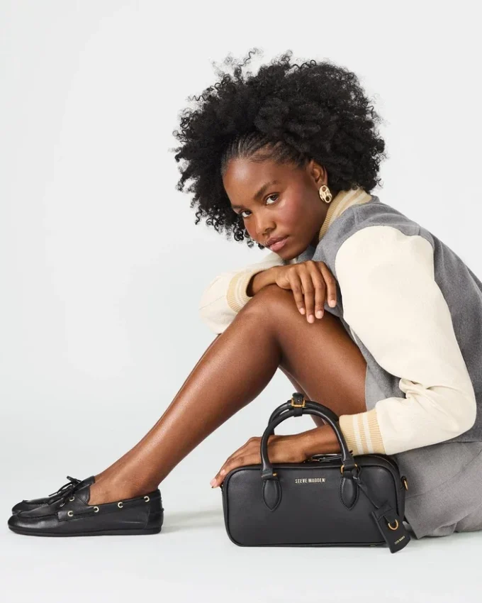 Merit-väska i svart läder