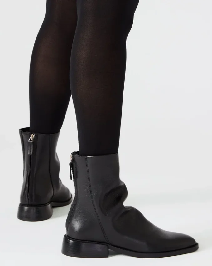 Nexie svart läder Nexie svart läder