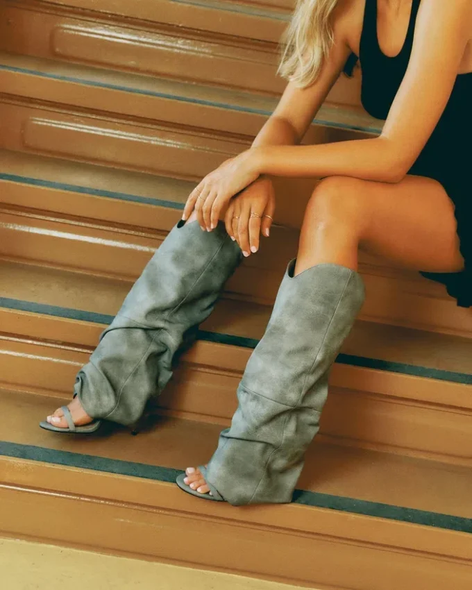 Ravine Grey Distressed