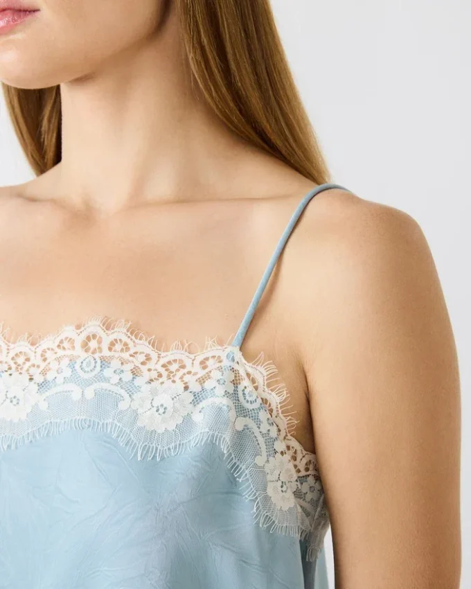 Roan-top i dammigt blått