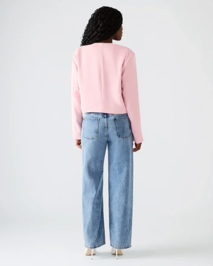 Serenea-kavaj i färgen Powder Puff Serenea-kavaj i färgen Powder Puff