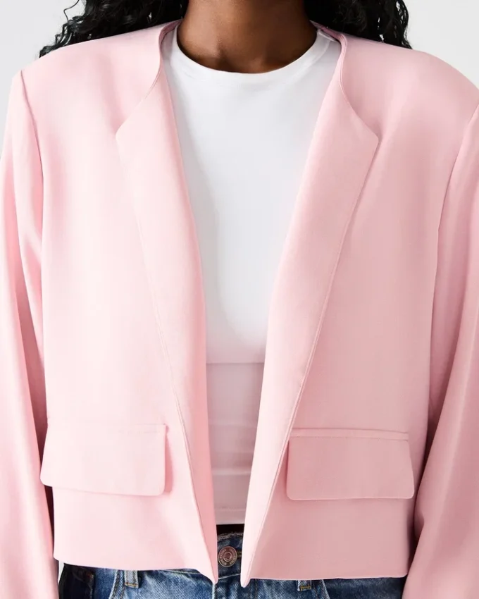 Serenea-kavaj i färgen Powder Puff Serenea-kavaj i färgen Powder Puff