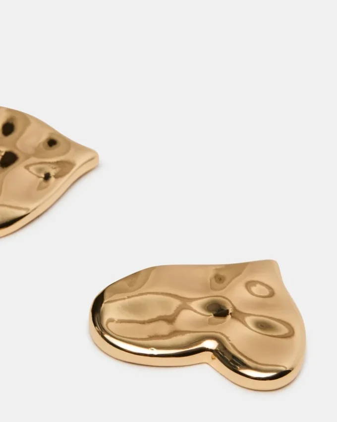 Strukturerade hjärtformade örhängen i guld Strukturerade hjärtformade örhängen i guld