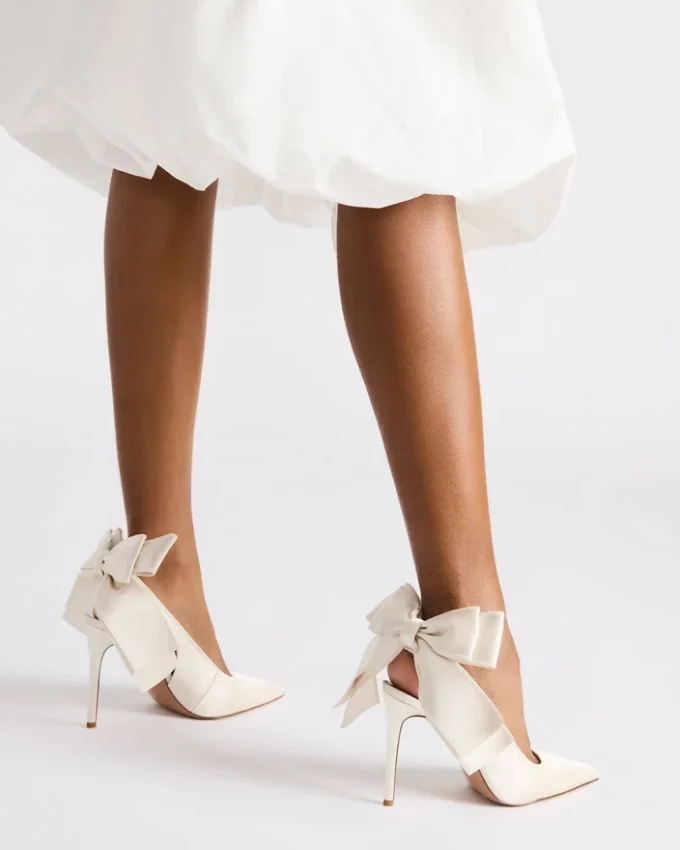 Teacup-elfenben Satin