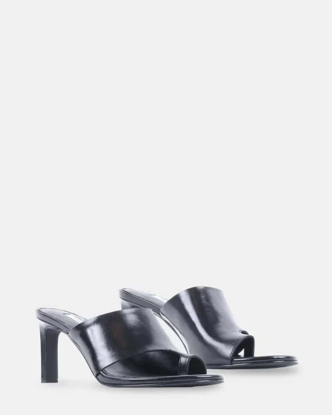 Valentin svart läder