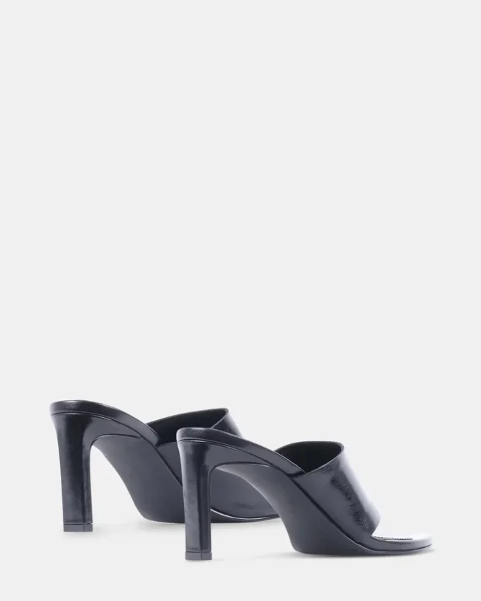 Valentin svart läder